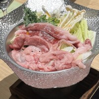 個室和食 肉割烹 吟次郎 品川駅前店 - すき焼きは上品な味わいでした✨✨