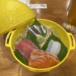 トロ政 新橋店 - お通しの刺身盛り