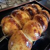 忠治茶屋 - 焼きまんじゅう1本155円。今日は35度突破したから、猛暑割− 10円で1本145円