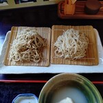 蕎麦処ひぐち - 左が十割そば