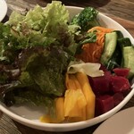 神田ワイン食堂パパン - クリュディテ。野菜たっぷり。どれもこれも美味。