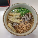 中央軒 - ごぼ天うどん　680円