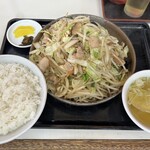 北むら食堂 - 肉野菜炒め定食