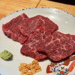 天満 カウンター焼肉 うしすき - 赤身盛り合わせ2種（マルシンとカメノコ）