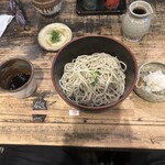 四天王寺 はやうち - 細挽き蕎麦。辛味大根をまぶすと爽やかな味わい。