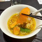 Japanese Soba Noodles 蔦 - アトランティックサーモンの燻製