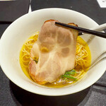 Japanese Soba Noodles 蔦 - 大きめのチャーシュー