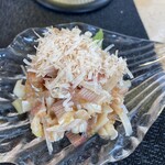 海鮮酒場わんす - サメ軟骨とミョウガのたたき和え〔¥500〕