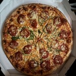 ピザ・ロイヤルハット - 料理写真: