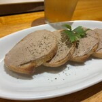 さかづき Brewing - 赤ワインを使った濃厚レバーパテ