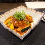 小菜一碟 - ・和牛モモと夏野菜のスパイシー炒め 