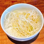 トーキョーベイフィッシャーマンズヌードル - トッピングの白髪ネギは別皿でした