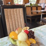 純喫茶 フルール - 自家製寒天のクリームあんみつ