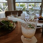 Sghr cafe Kujukuri - 桃ソーダのガラスのストロー