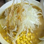 けんちゃんラーメン - ネギ味噌ラーメン  バター、コーン