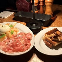 カルネジーオ イースト - 