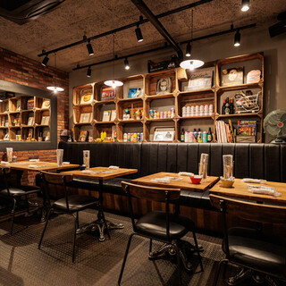 ◆広々としたオシャレでカッコイイ店内◆