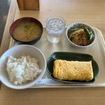 八幡食堂 - 料理写真:ご飯小230円＆玉子焼き230円チーズ入り＆味噌汁130円＆鶏すき煮280円
