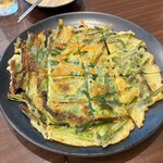 李食堂 - ニラチヂミ ¥880(税込)