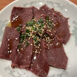 焼肉苑 - 初めての肉のお刺身　生肉はつさし　700円