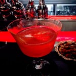 Fauvism Cocktail & Spirits - コスモポリタン　日本ではあまり頼まない。夏の思い出。個人的には上海の和平ホテルのバーの思い出が再現できた美味しさ。
