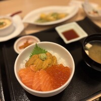 函館うに むらかみ 日本生命札幌ビル店 - 