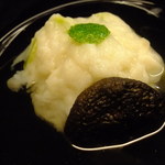 岩さき - お椀・出来立ての萩しんじょうはふわふわ