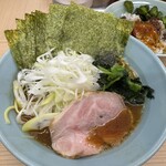 武蔵家 成増店 - ラーメン(並)+ノリ+白ネギ