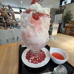 SUZUの森cafe - 生クリーム乗せ苺ミルク♪