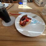 SUZUの森cafe - 苺たっぷりヨーグルトとて ドリンクセット♪