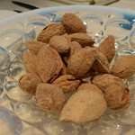 リストランテ・ヒロソフィー 銀座 - 塩つきアーモンド