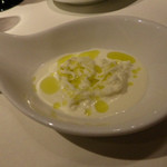 リストランテ・ヒロソフィー 銀座 - スープ状のチーズ