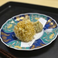 出羽屋 - 菊の天ぷら。