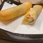 蕎麦 柳屋 新栄 - 春巻、大葉のいい風味　お酒とあう
