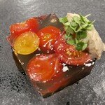 uto - 【始】フルーツ蕃茄（トマト）水・夏野菜水・レモングラス昆布水のテリーヌ　焼き鰺のクネル