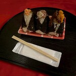 おにぎりこんが 羽田空港国際線ターミナル店 - しゃけ、ねぎとろ、牛すき＋卵黄