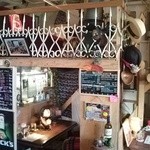 シュワルツ カッツ - 上の席も下のソファ席も素敵。