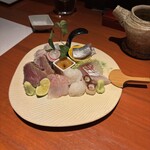 島之内 一陽 - お造り盛り合せ(天然平目、高知天然縞鯵、鰹藁たたき、北海道秋刀魚、水だこ、甘海老うに醤油漬け、剣先いか生げそ)