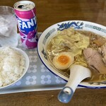 一力食堂 - ワンタン麺 ＋ 小ライス ＋ ファンタ