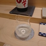 山本進一郎 - グラスに半合