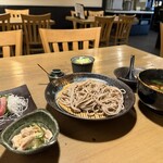 蕎麦切り くろ - 本まぐろ　肉セイロ