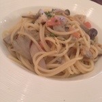 アンティカ トラットリア クロノ - 愛知アサリと木の子の白ワイン風味スパゲティー
            