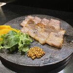 燻製 TOKYO X 肩ロース