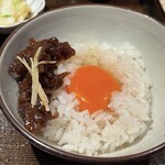 礒田 - 卵かけご飯に牛時雨煮