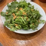 大衆飯店かね子 - パクチーサラダ