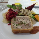 ビストロ ダイア - 兎？鳩？とフォアグラのパテ・アンクルート