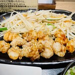 鉄板焼天神ホルモン - ホルモン、野菜共に満足できる量。