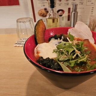 口コミ一覧 : 【閉店】空と大地のトマト麺 Vegie （ベジィ） - 白石