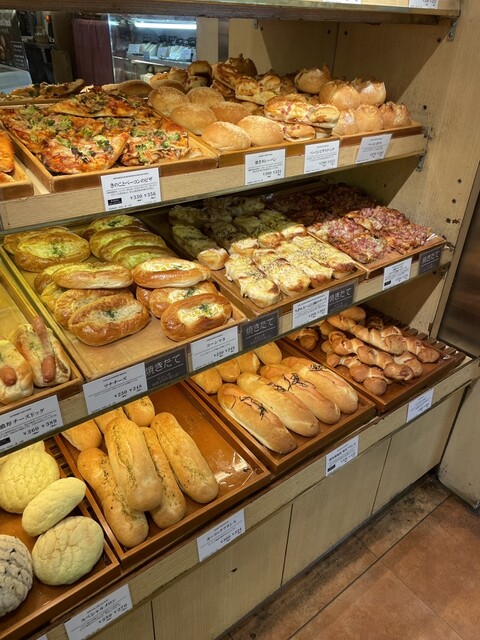 ③路地裏のフレッシュベーカリー Koubeya Fresh Bakery Shinbashi eki ten - Shimbashi/Bread | Tabelog