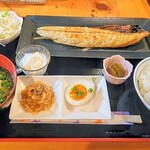 干物食堂 - 朝定食の汐さば。